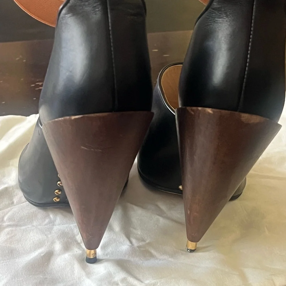 Givenchy Vintage Black and Gold Wedge Sandals - Picture 7 of 9